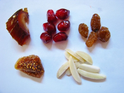Date, fig, pomegranate, sultana & almonds